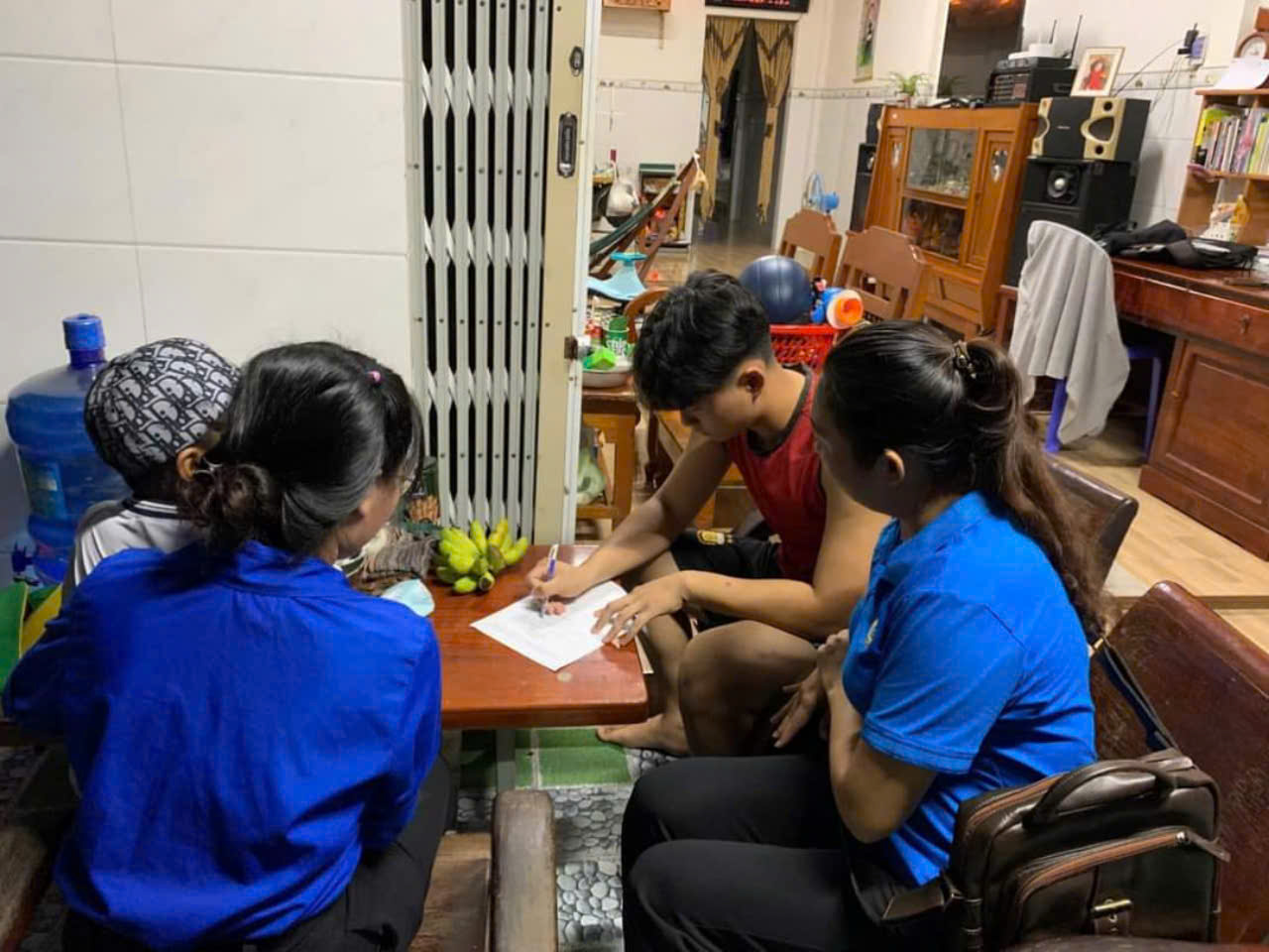 VẬN ĐỘNG TRẺ RA LỚP TRÊN ĐỊA BÀN THỊ TRẤN